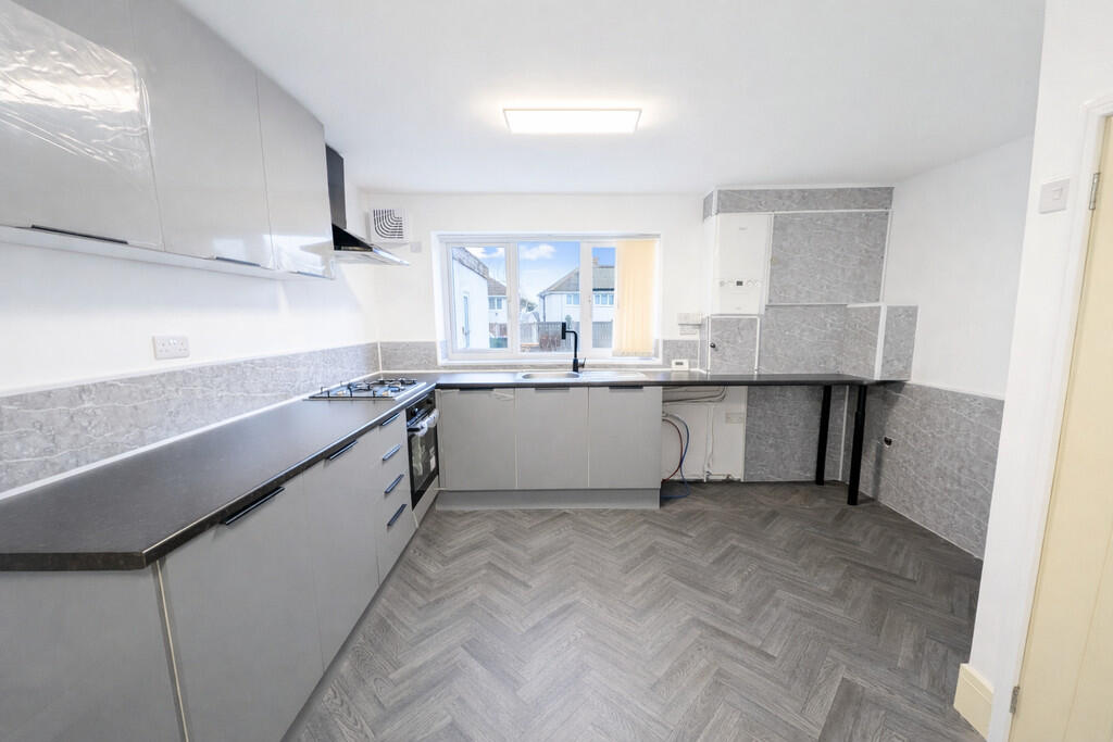 Bay Tree Avenue, Flanderwell photo 3