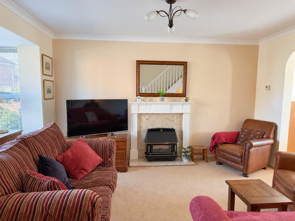 House in Pilning - More