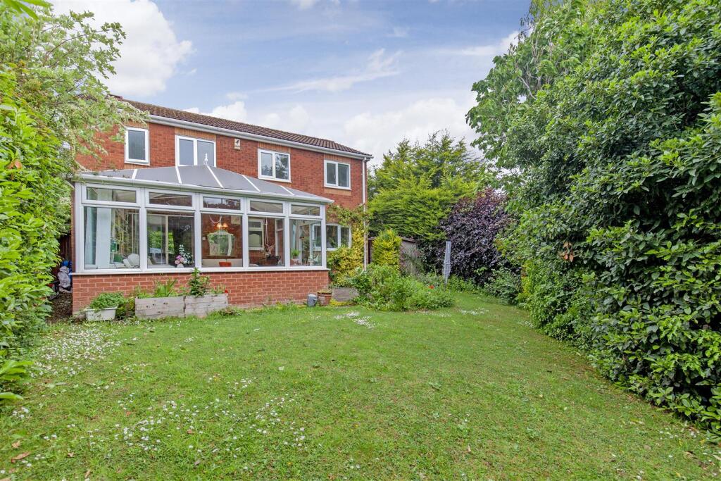 Thorne Close, Ashgate, Chesterfield photo 2