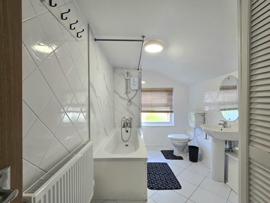 House in Northampton, West Northamptonshire - View 4