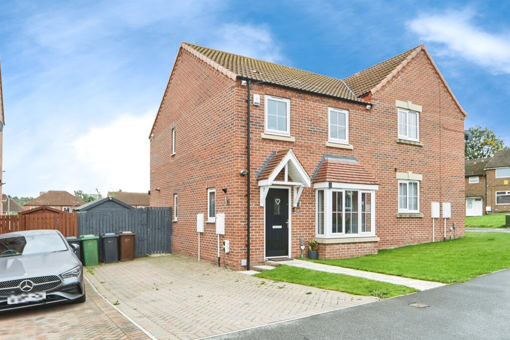Main image of property: Oak Tree Mount, Leeds