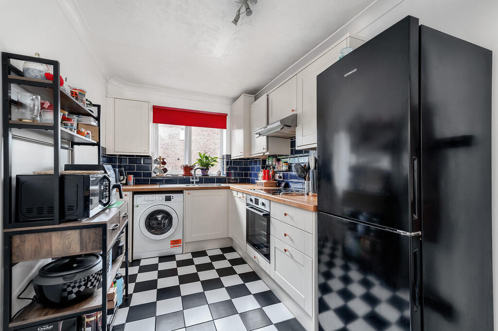 Apartment in Cambridge, The Willows, Chesterton - View 4