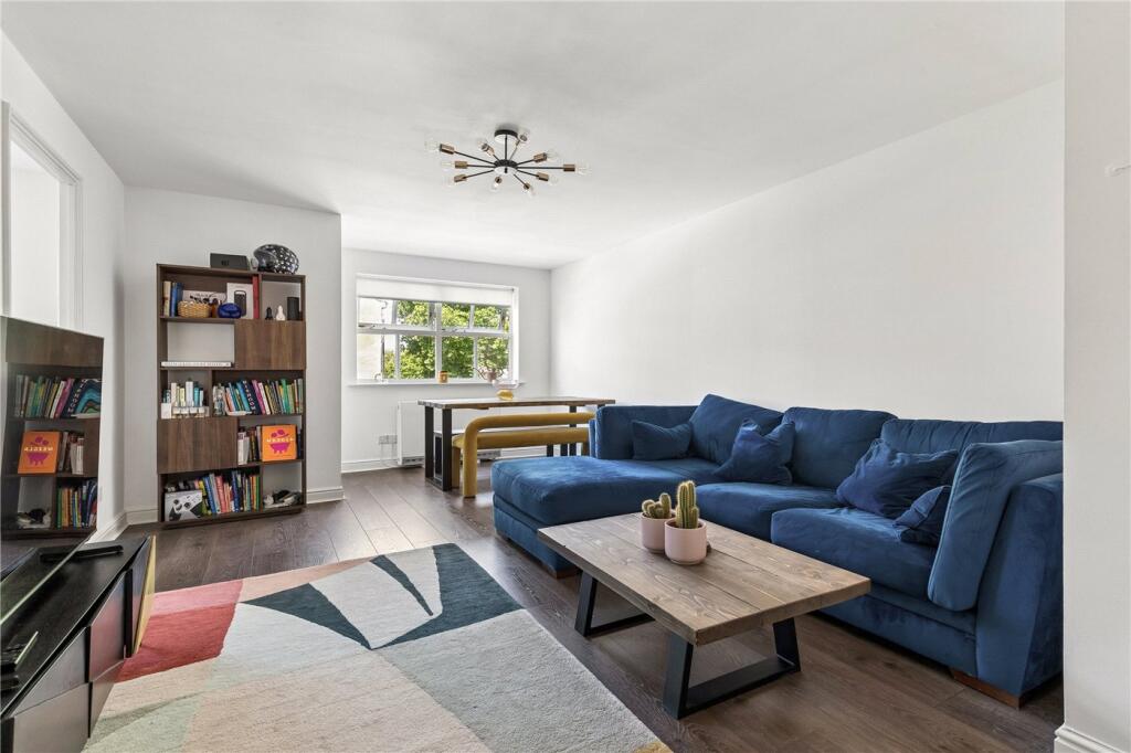 Main image of property: Elderfield Place, London, SW17