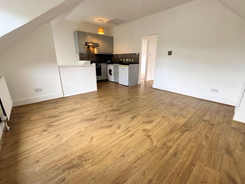 Apartment in London, Fallow Corner - More