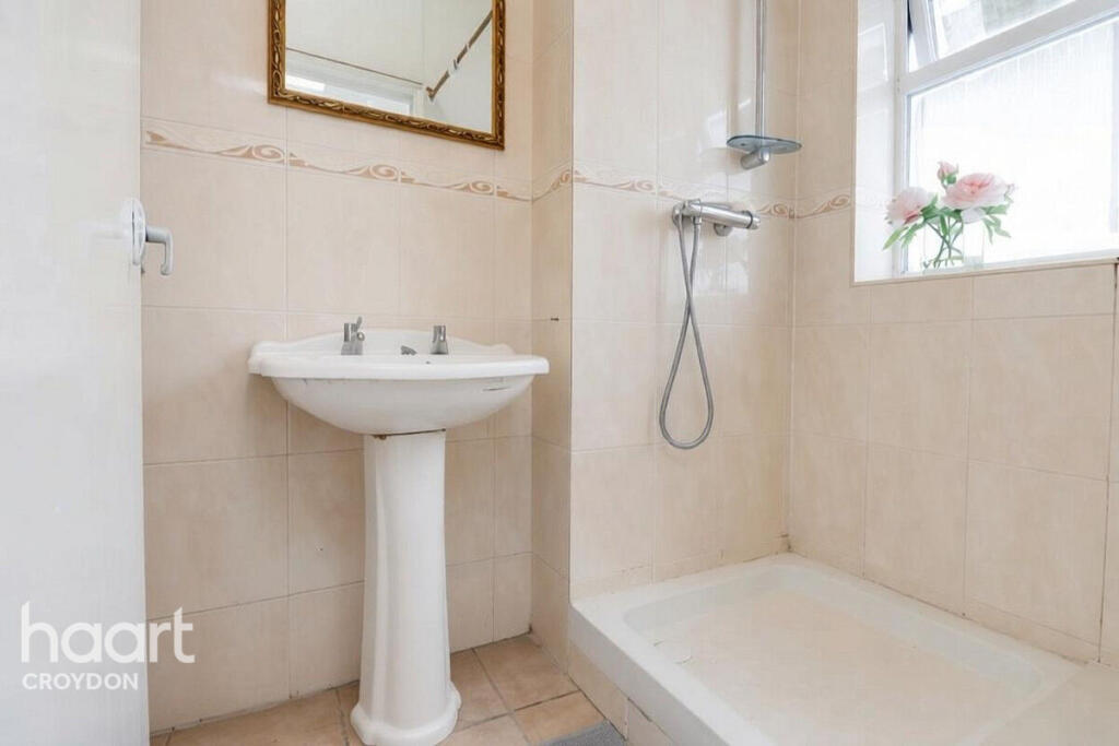 3-bed terraced on Sutherland Road, Croydon, £425,000