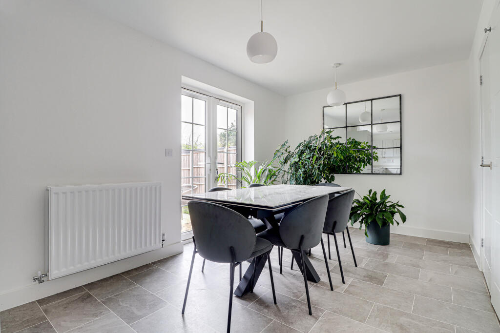 House in St Albans, Smug Oak, St Stephen - More