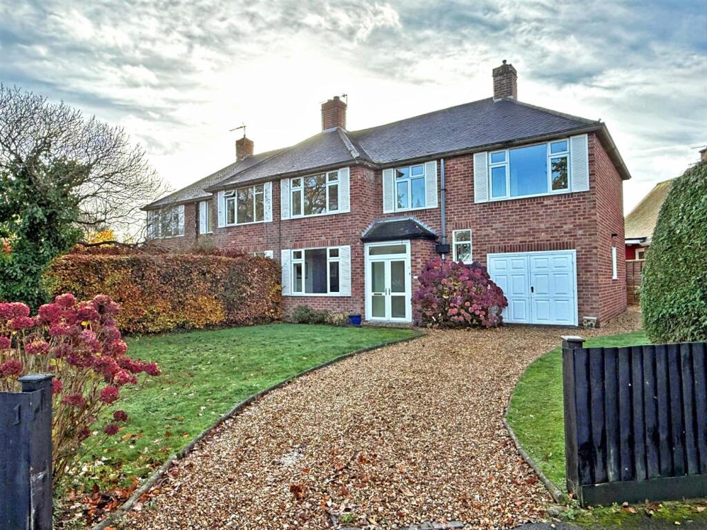 4-bed semi-detached on New College Road, Shrewsbury, £415,000