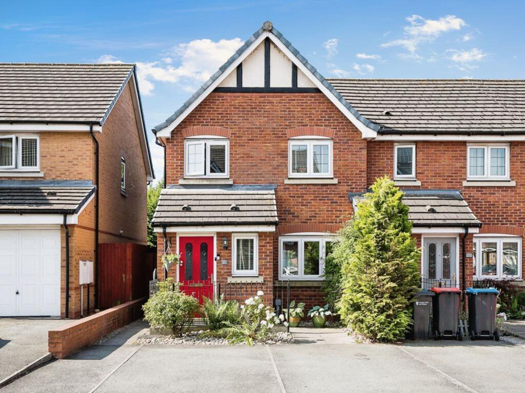 3-bed terraced on Neston Close, Helsby, WA6, £250,000