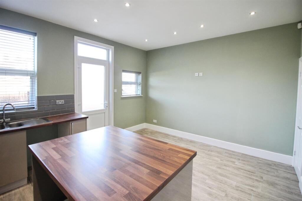 House in Leeds, Garforth - View 4