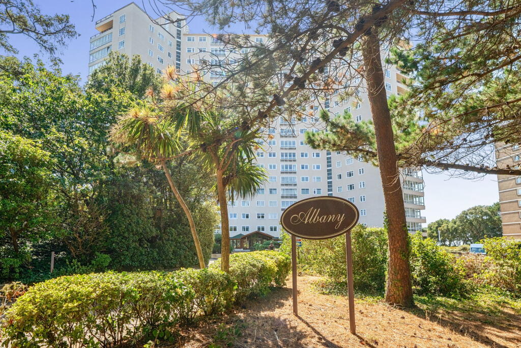 Apartment in Bournemouth - More
