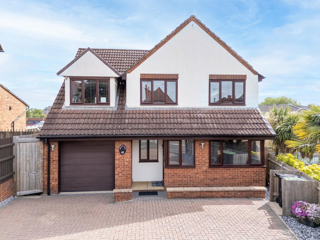 Main image of property: Wellingborough Road, Rushden, NN10 9YN