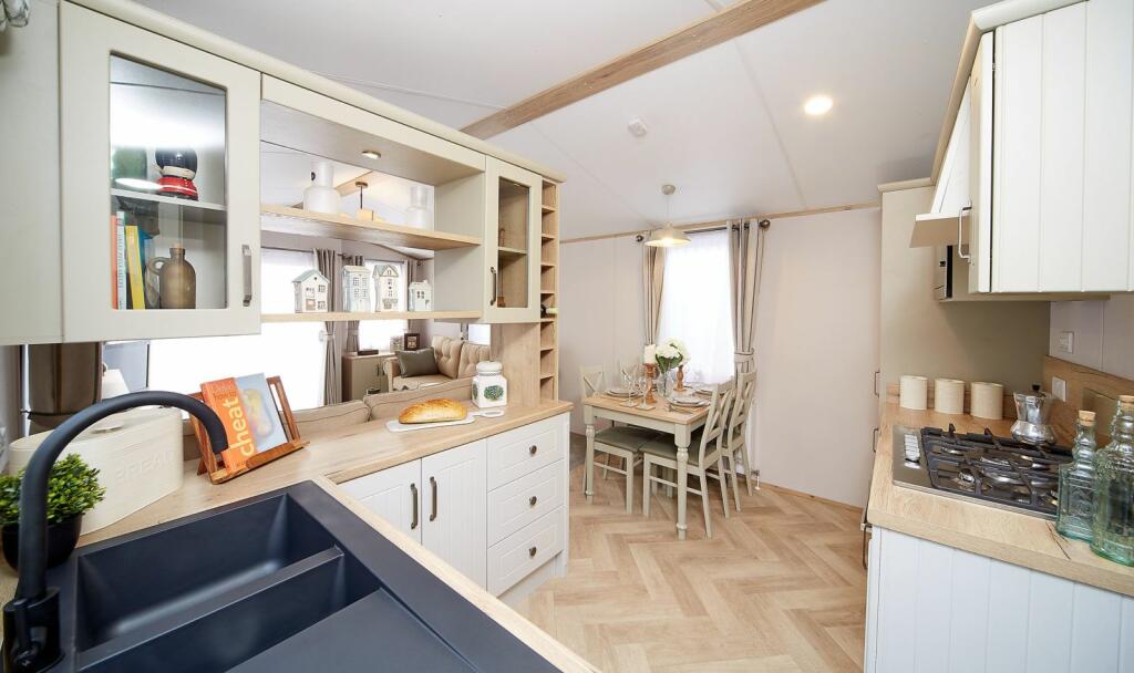 2-bed caravan on Preesall, Lancashire, FY6 0RB, £75,000