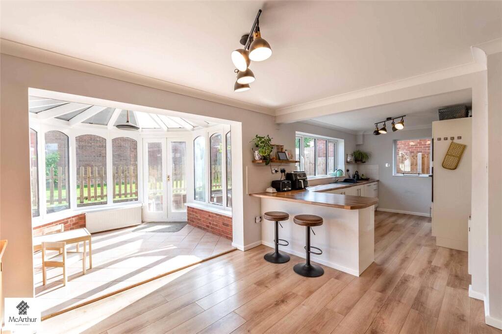 House in Doncaster, Rossington - View 3