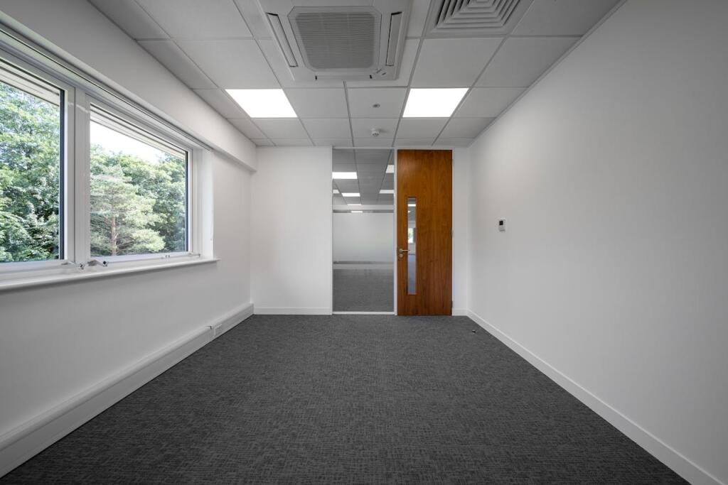 Spinnaker House First Floor Internal 10.jpg