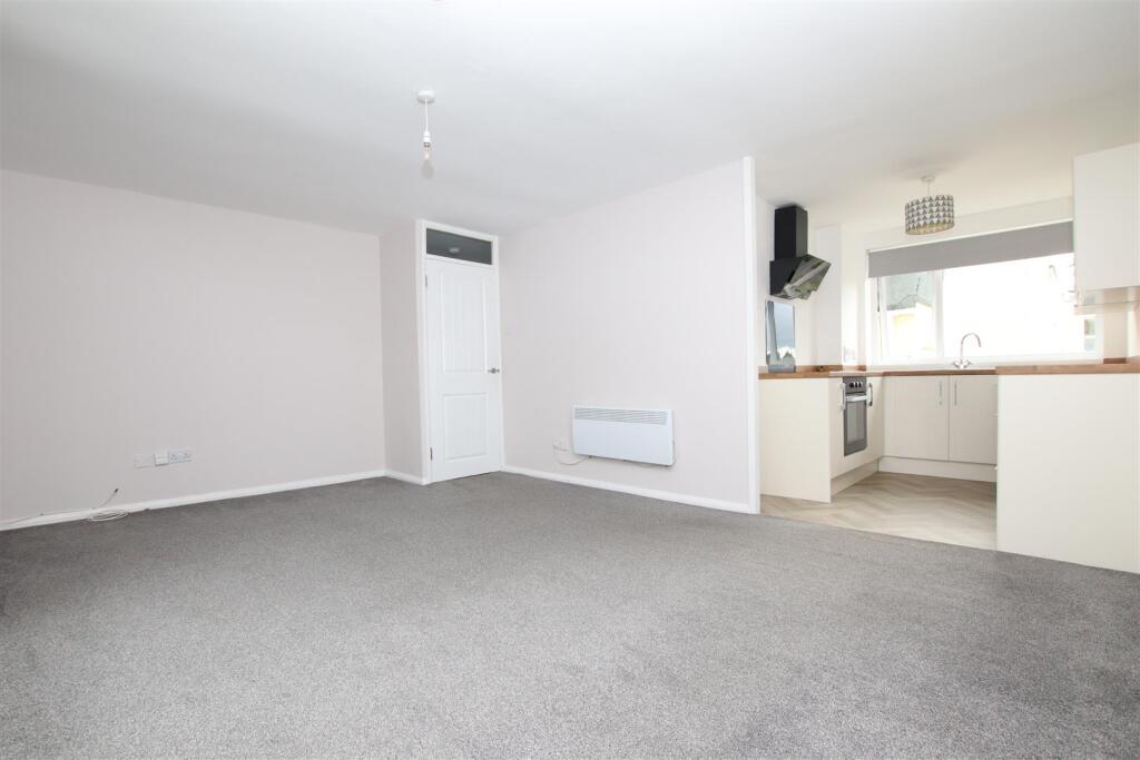 Apartment in Exeter - View 3