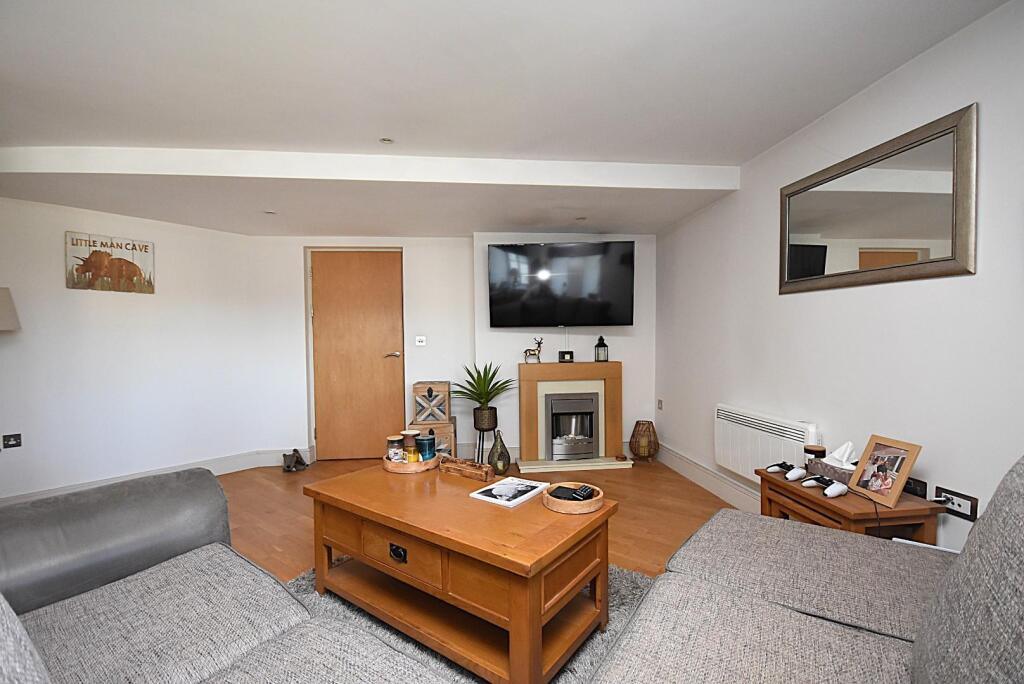 Apartment in Cardiff, Sully and Lavernock - View 4