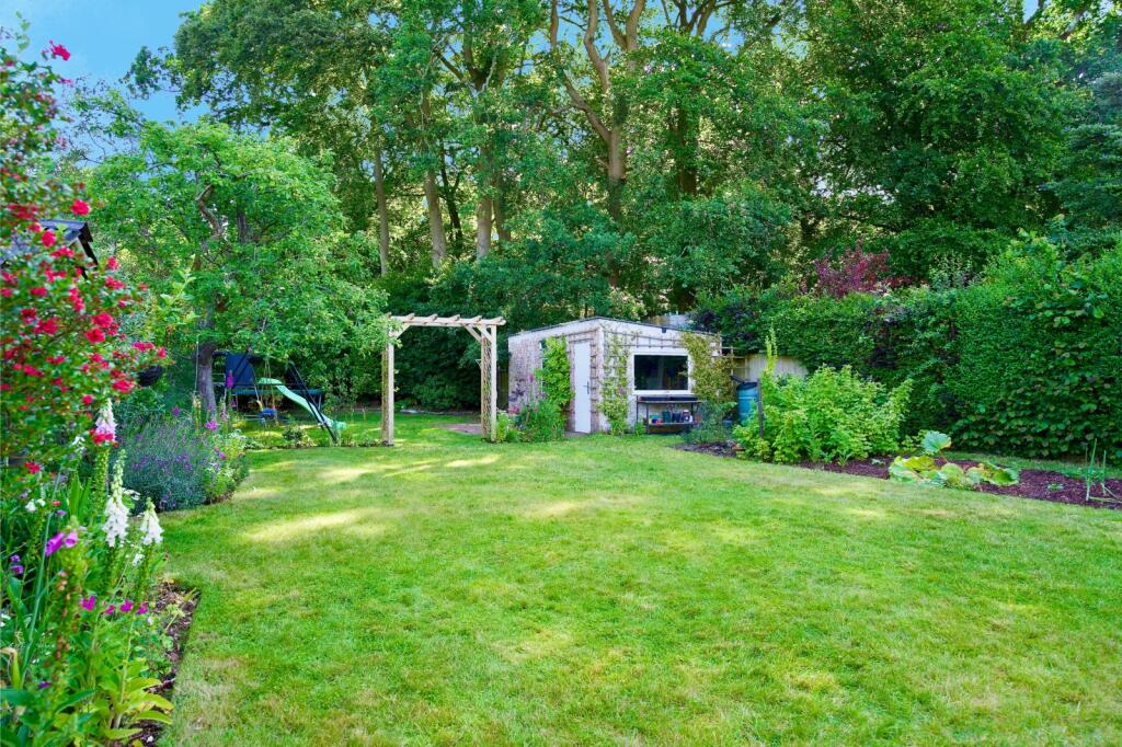 House in Hemel Hempstead, Chepping Wycombe - View 2