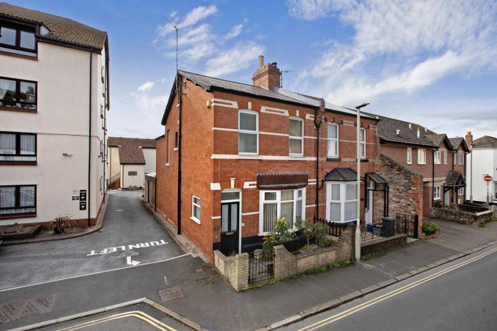 Main image of property: High Street, Dawlish, EX7