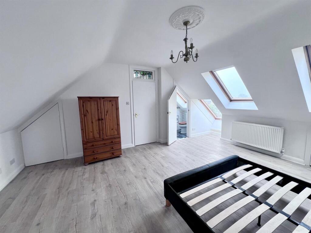 Apartment in Denham Green, Denham - View 5