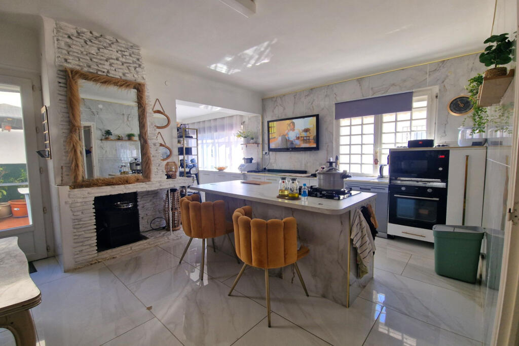 Main image of property: France