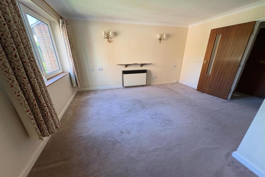 Apartment in St Albans - More