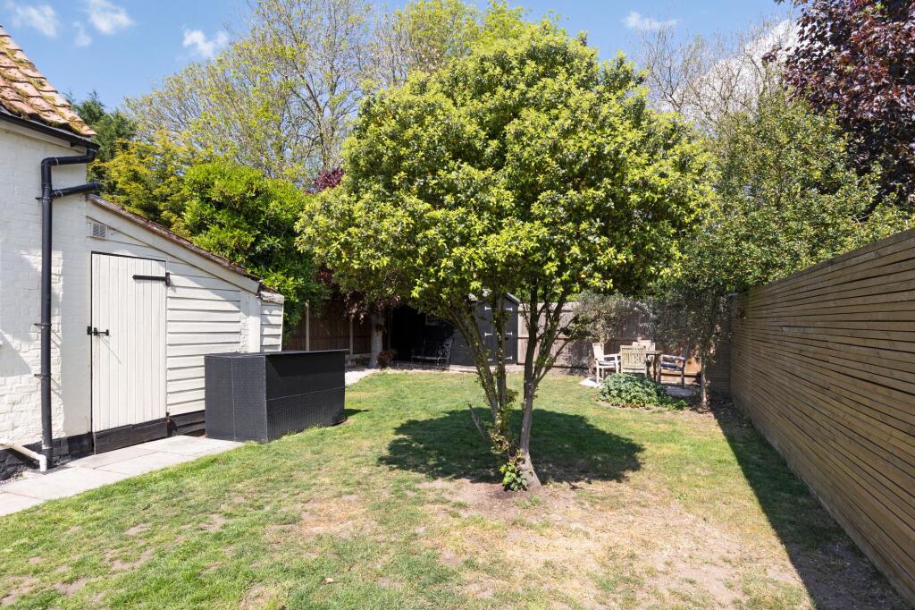 Detached Victorian Cottage in Brooke - View 5