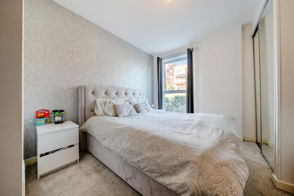 Apartment in London - More