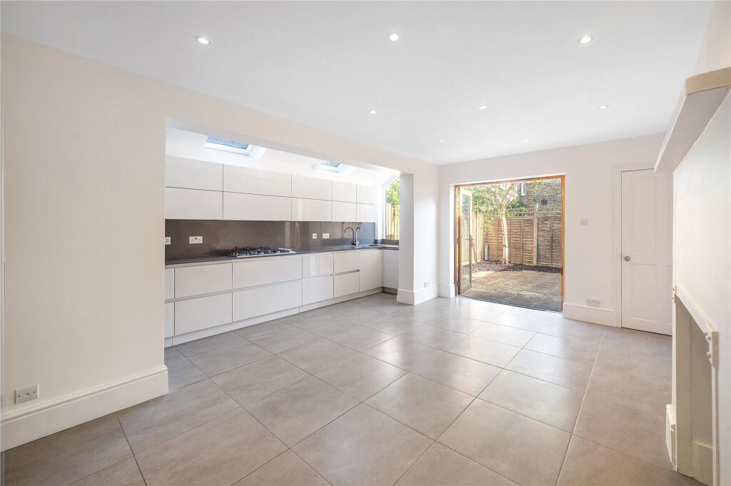House in London, Abbeville Village, Clapham - View 4