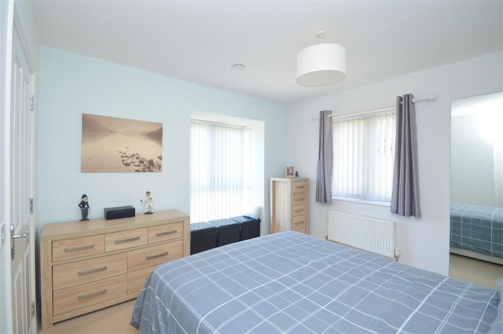 Black Knight Close, East Cowes photo 4