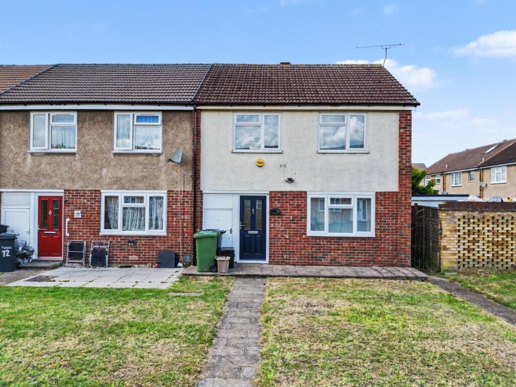 Main image of property: Russells Ride, Cheshunt, EN8