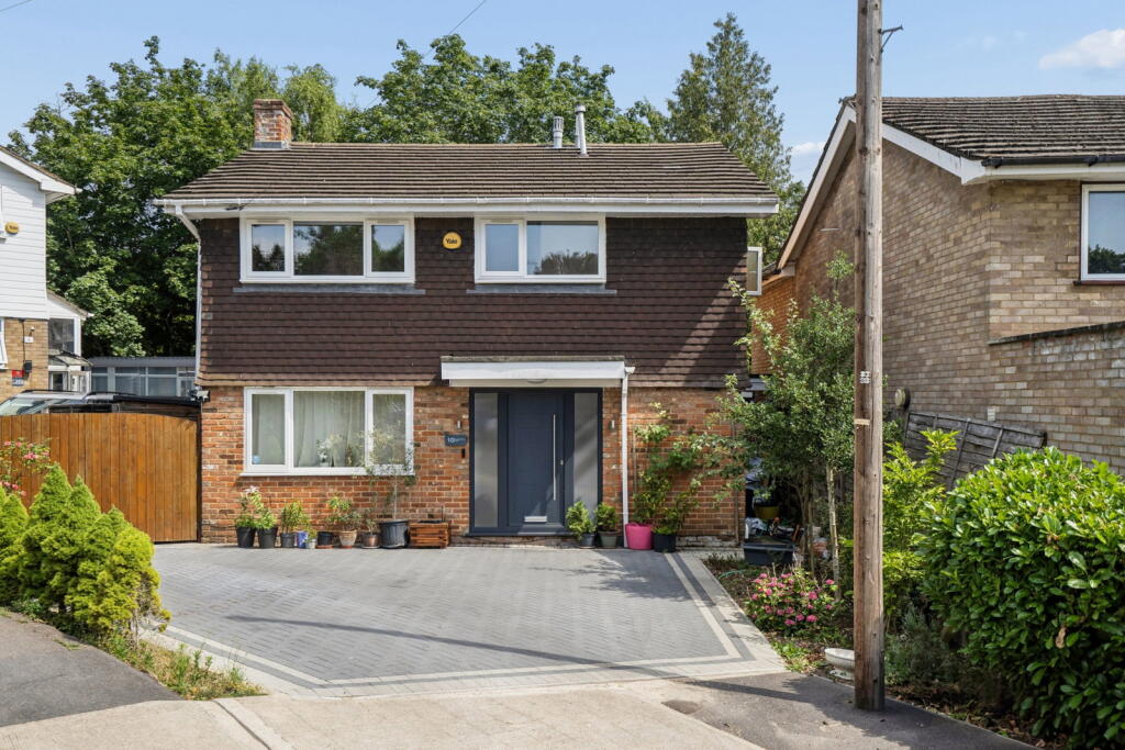 Main image of property: Brookdene Drive, Northwood, HA6 3NS