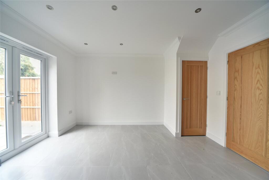 Skye Gardens, Feltwell, Thetford, Norfolk, IP26 photo 2