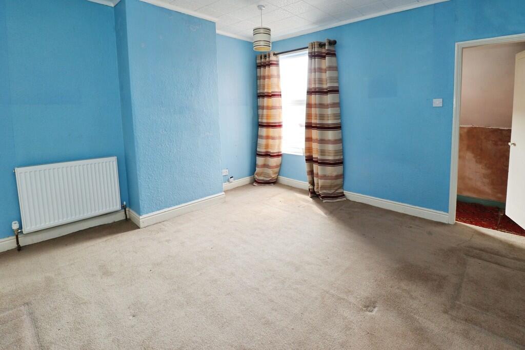 House in Lincoln, Lincolnshire - More
