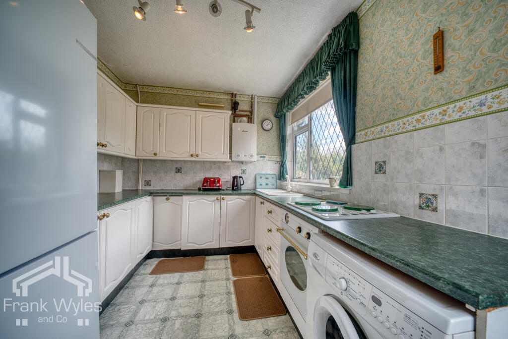Elmhurst Road, Lytham St. Annes, Lancashire photo 3