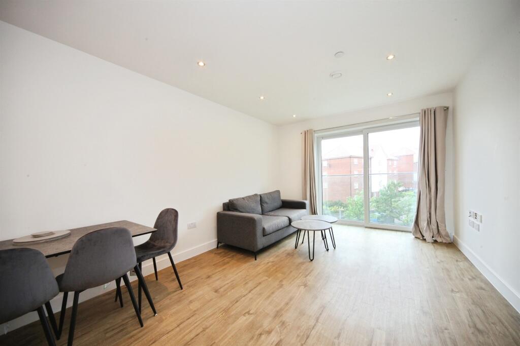 Apartment in Luton - View 4