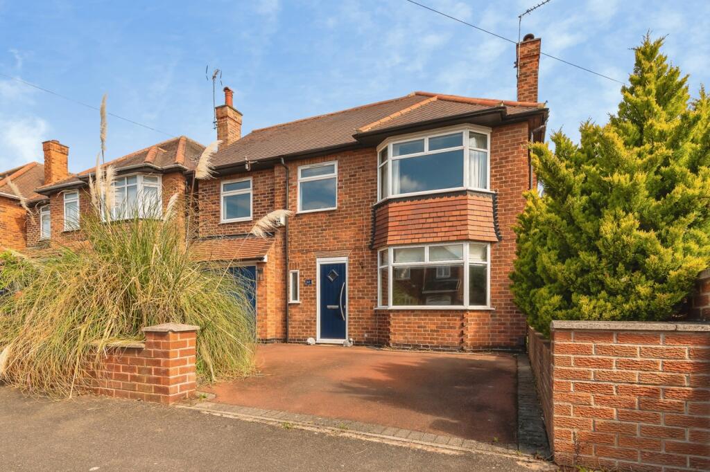 Main image of property: Aspley Park Drive, NOTTINGHAM, Nottinghamshire, NG8