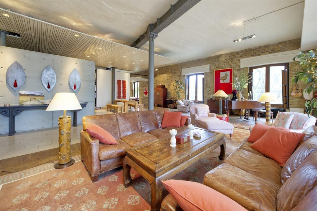 Main image of property: Parkgate Road, London, SW11