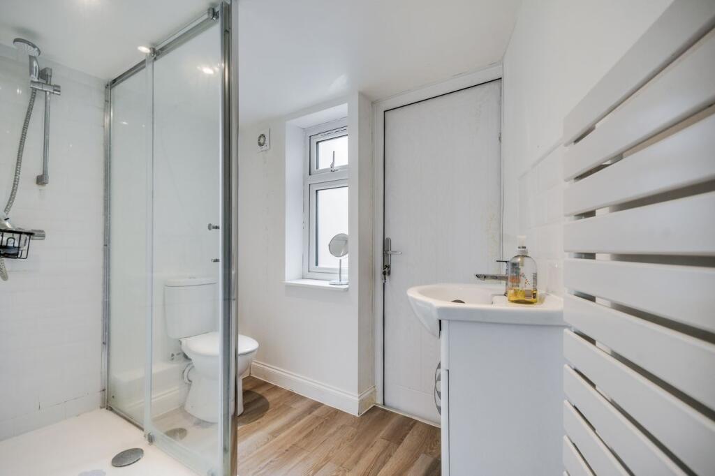 House in Brentwood, Essex - View 4
