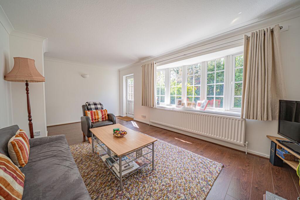 Fennis Close, Dorridge, B93 photo 5