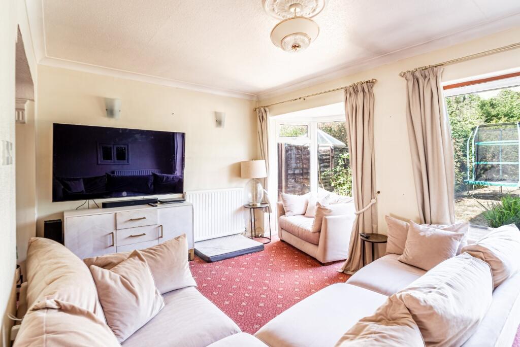 Abbey Avenue, St. Albans, Hertfordshire, AL3 - View 4