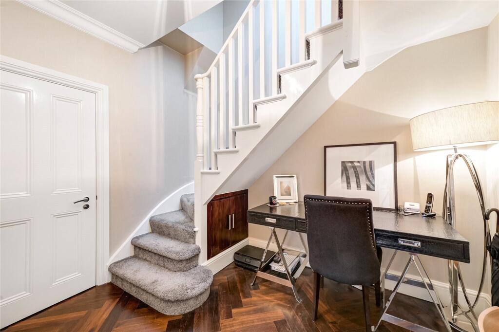 Apartment in London, Royal Borough of Kensington and Chelsea - More
