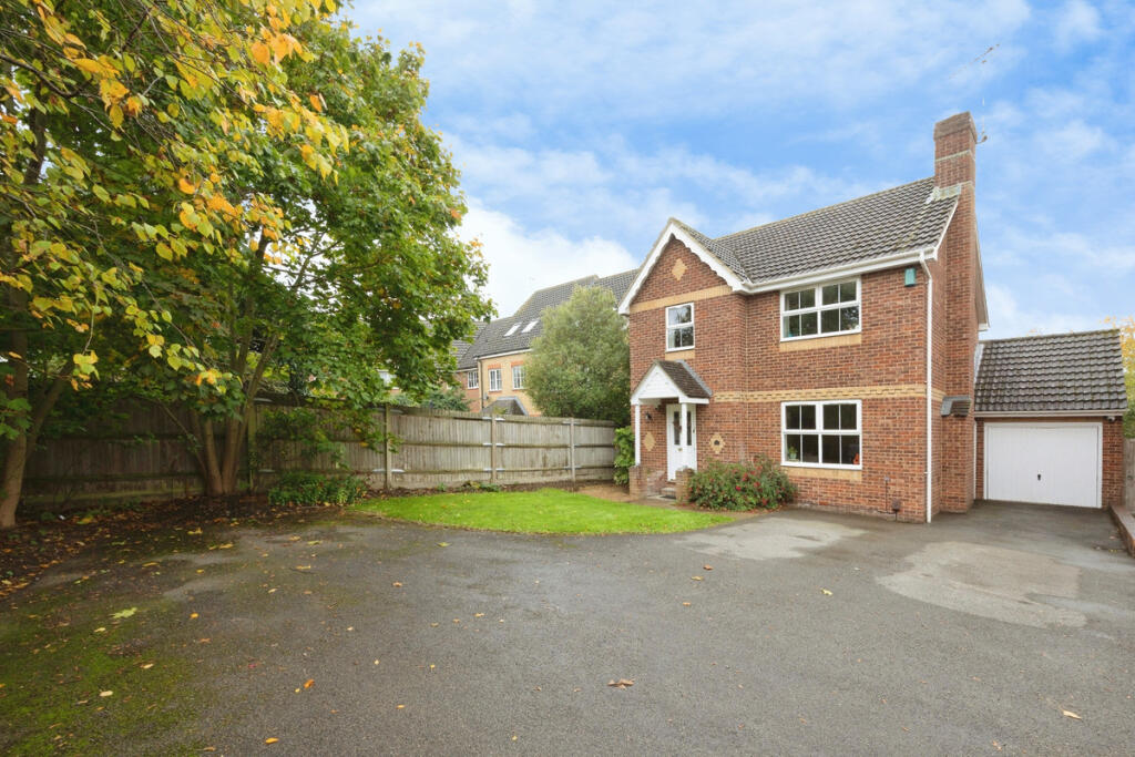 4-bed detached on Friesian Way, Ashford, TN24 9, £500,000