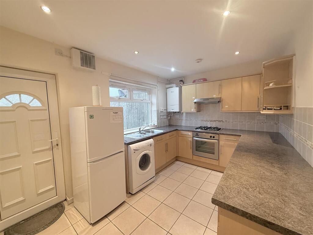 Merthyr Road, Llwydcoed, Aberdare photo 5
