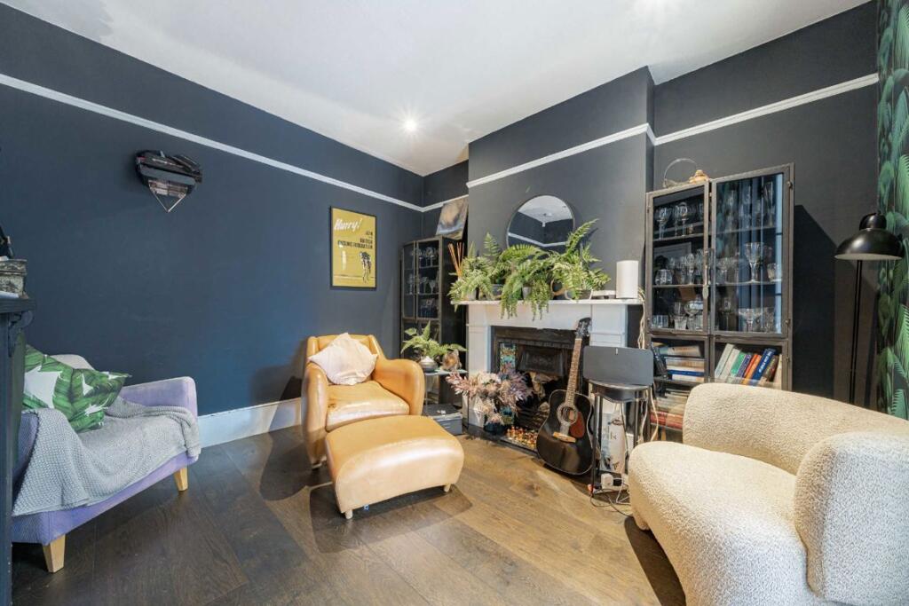 House in Twickenham - View 3