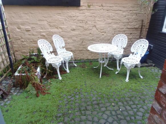 Enclosed Rear Yard