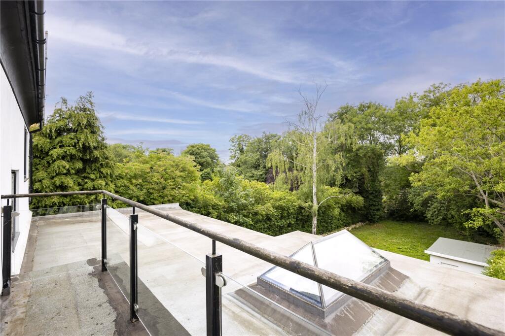 Main image of property: Nether Street, West Finchley, London, N12