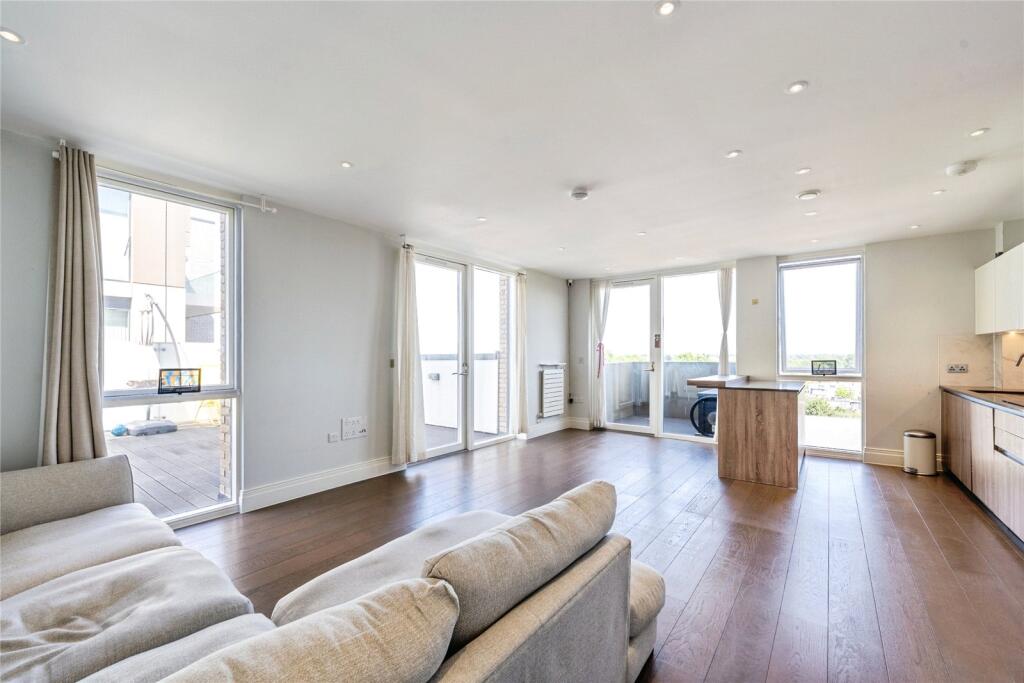 Main image of property: Queenshurst Square, KINGSTON UPON THAMES, Surrey, KT2