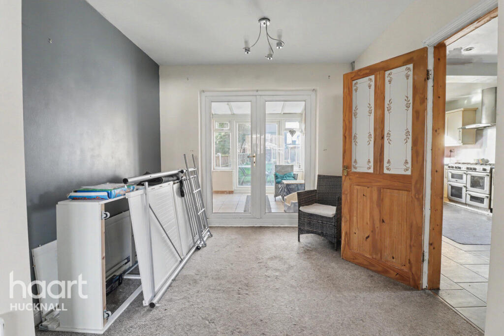 Meadow Close, Nottingham photo 3