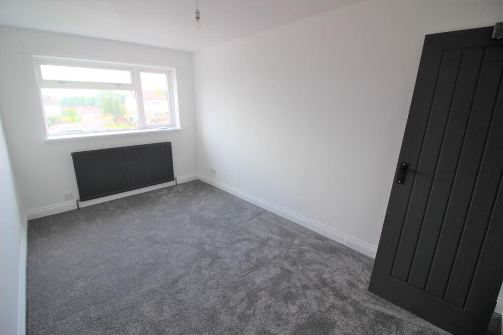 Calver Place, Glossop, SK13 photo 4