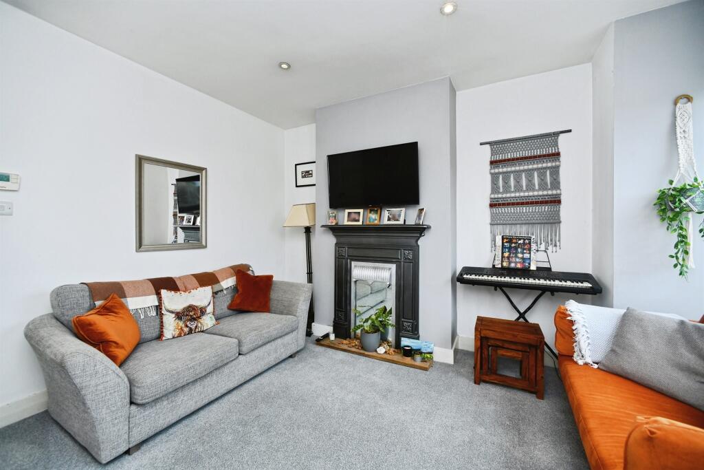 2 bedroom terraced house for sale in Sandown Road, Brighton, BN2 – pohled 2